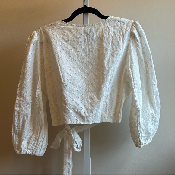 NWT MINKPINK Lola Eyelet Wrap Top Sz L (US 8) White - Picture 6 of 11